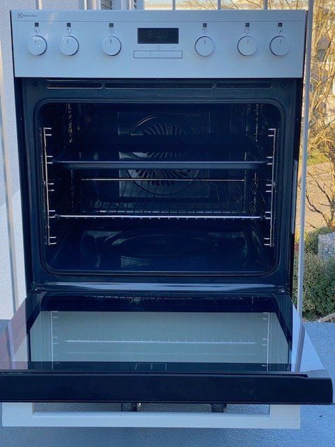 Electrolux Cucine: Electrolux EH7L4WE Einbauherd – Usato da Niederhasli venduto da Tigerproduct