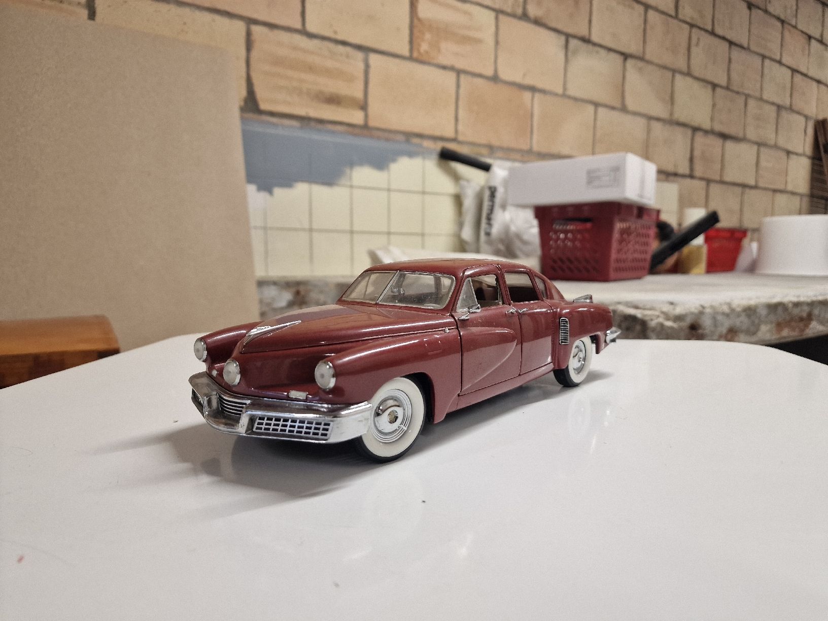 Kyosho Voitures modèles: Tucker  Torpedo 1948  – Défectueux à Alberswil par R21Turbo