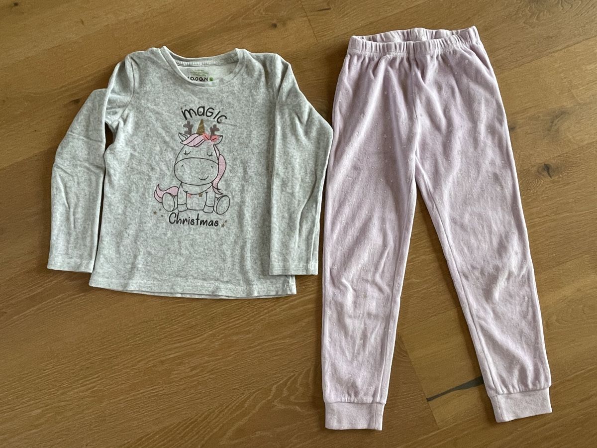 Pigiama & Simili: Pyjama Grösse 122 – Nuovo (secondo la descrizione) da Aarwangen venduto da erd_ngx8