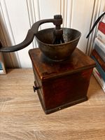 Moulin à café ancien en bois et métal état d'usage
