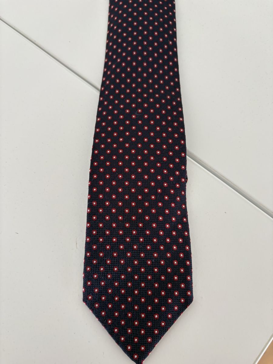 Esprit Cravatte: Smart Navy Esprit Tie with Red Pin Dots – Usato da Obbürgen venduto da cla_x9h6 2