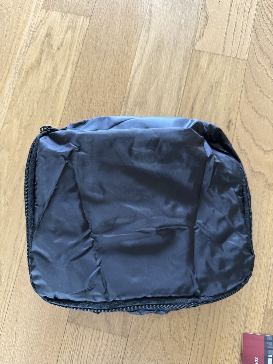 Custodie per cosmetici: Swiss Business Class Amenity Kit – Nuovo e nell'imballaggio originale da Altendorf venduto da wqv_97 1