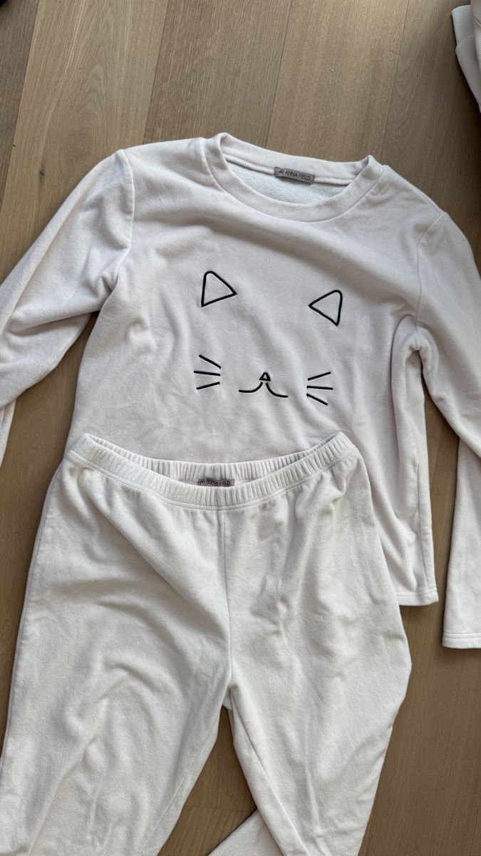 Negligees & Pyjamas: Pyjama Set Plüsch Gr. M – Gebraucht aus Steinhausen von inmumi