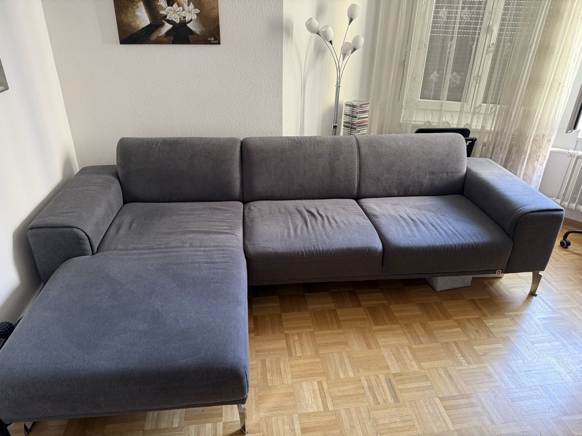 Divani: Sofa mit Chaise Longue aus Stoff – Usato da Schwyz venduto da wheim4654
