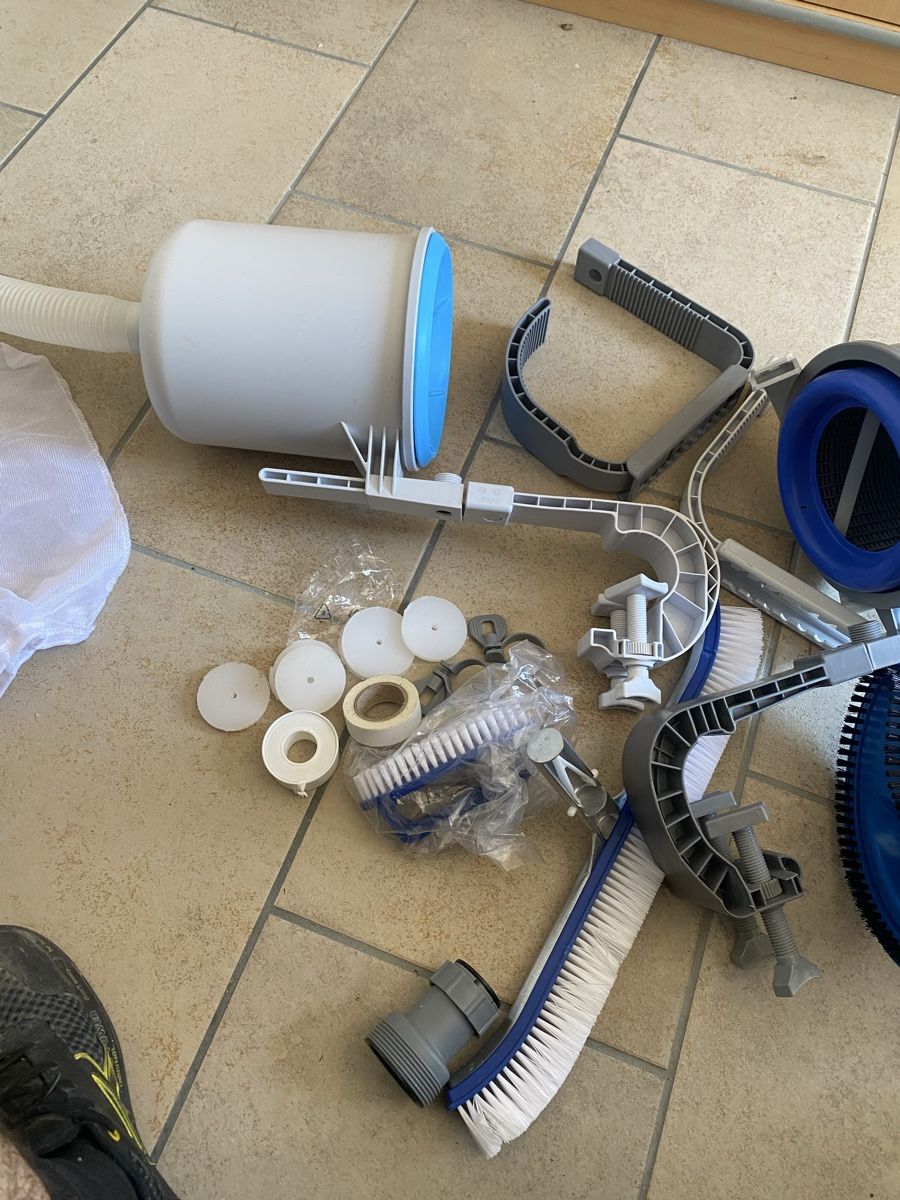 Piscines: Kit pour piscines  – D'occasion à Reconvilier par kek2732 1