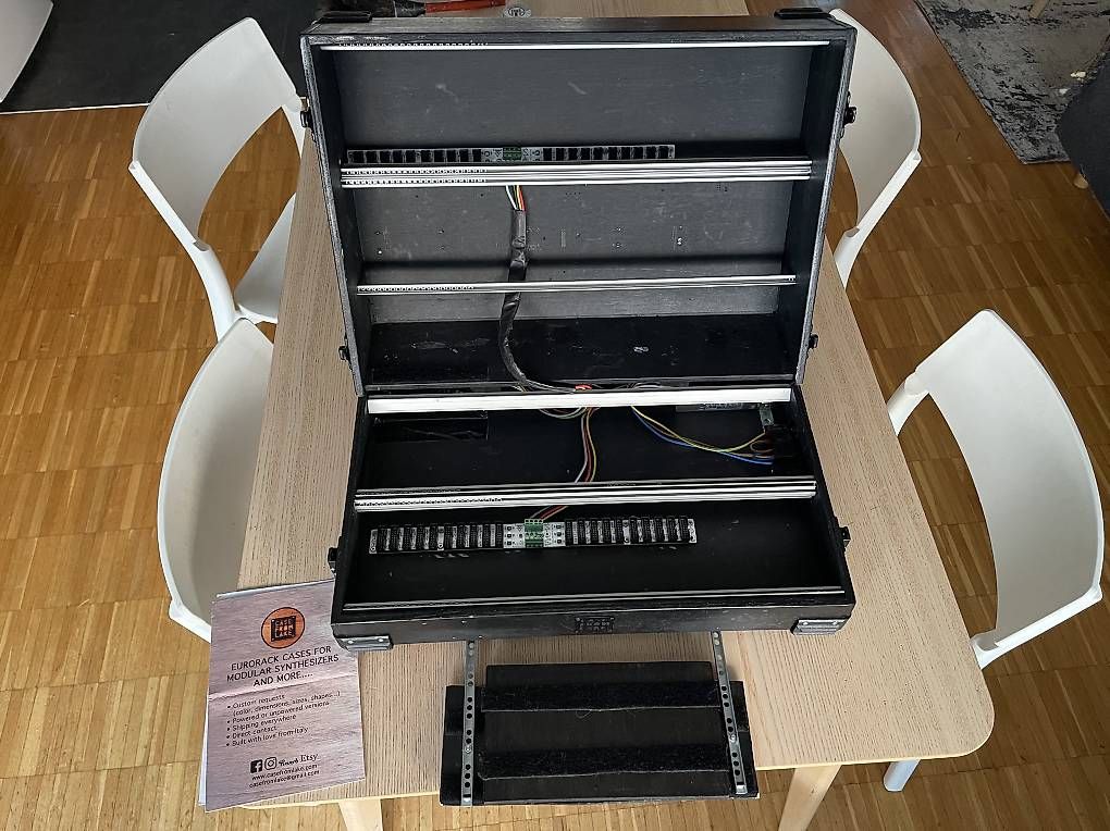 Sonstiges Zubehör: Eurorack Case 4 x 98 hp – Gebraucht aus Avry-sur-Matran von muenn