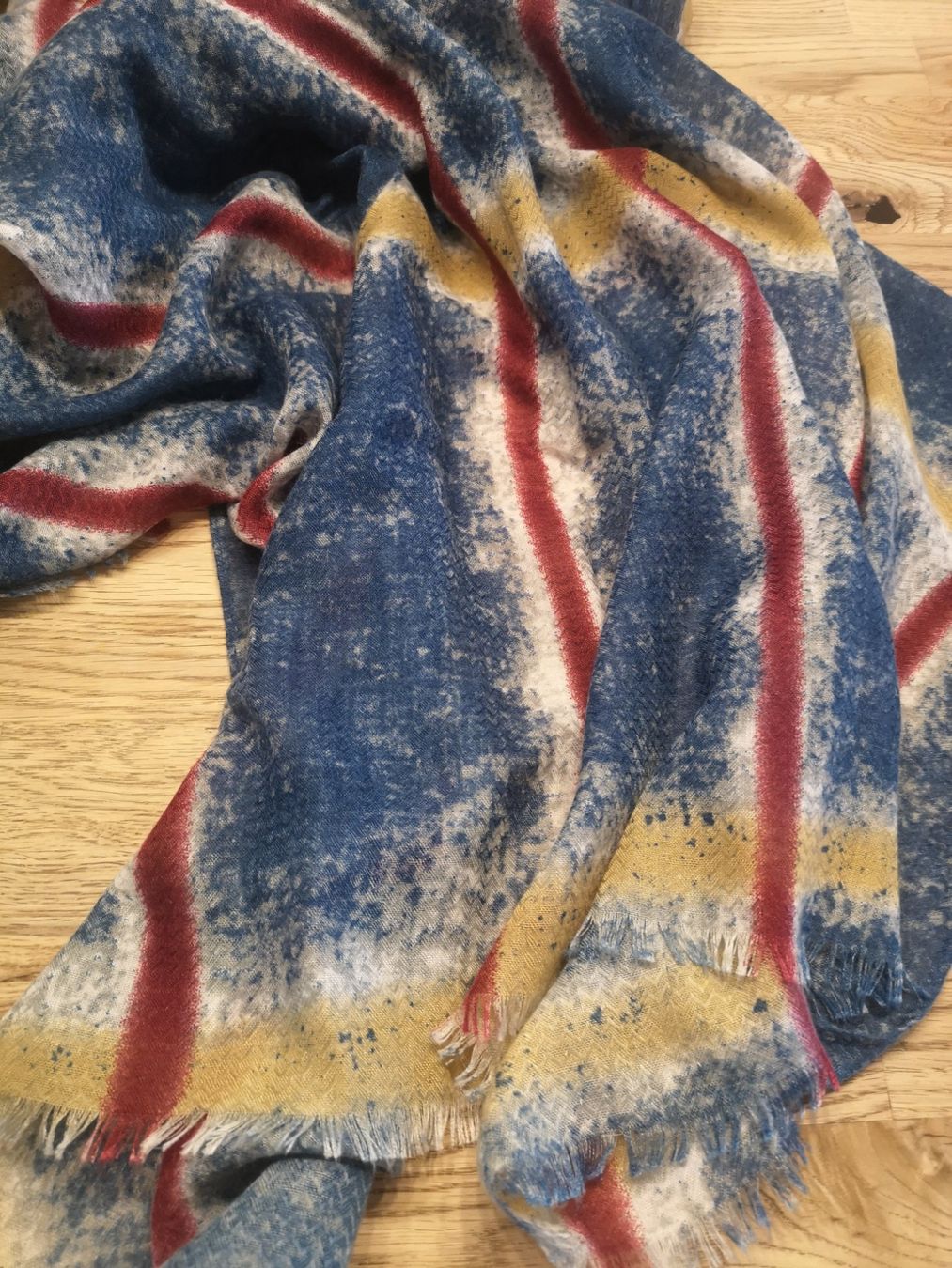Foulard & Sciarpe: Schal 190×95 – Usato da Forch venduto da Hakyboss 2