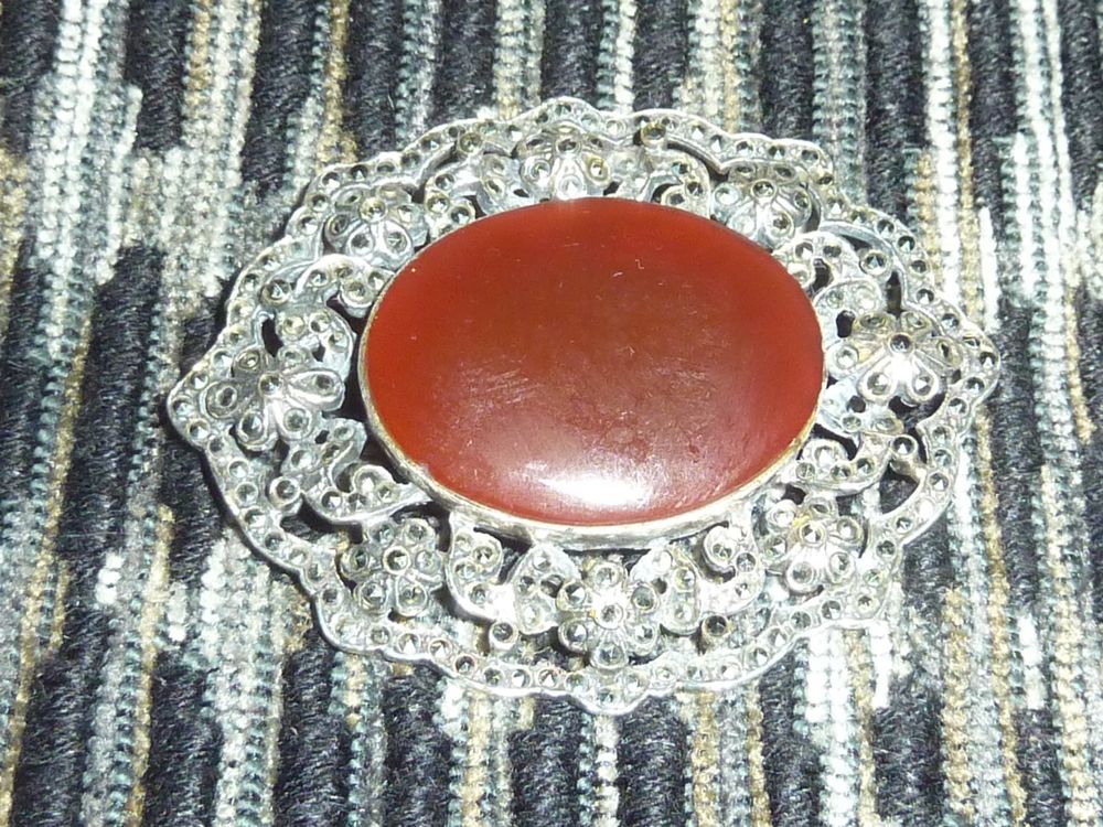 Broche Ancienne Avec Pierres Rouges - Occasion - Pierre Naturelle - Style Vintage