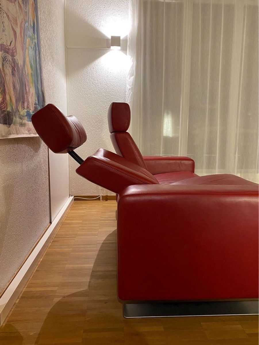 Stressless Sofas: STRESSLESS Echt Leder Sofa 2-Sitzer mit Hocker rot GRATIS – D'occasion à Utzigen par itigross 3