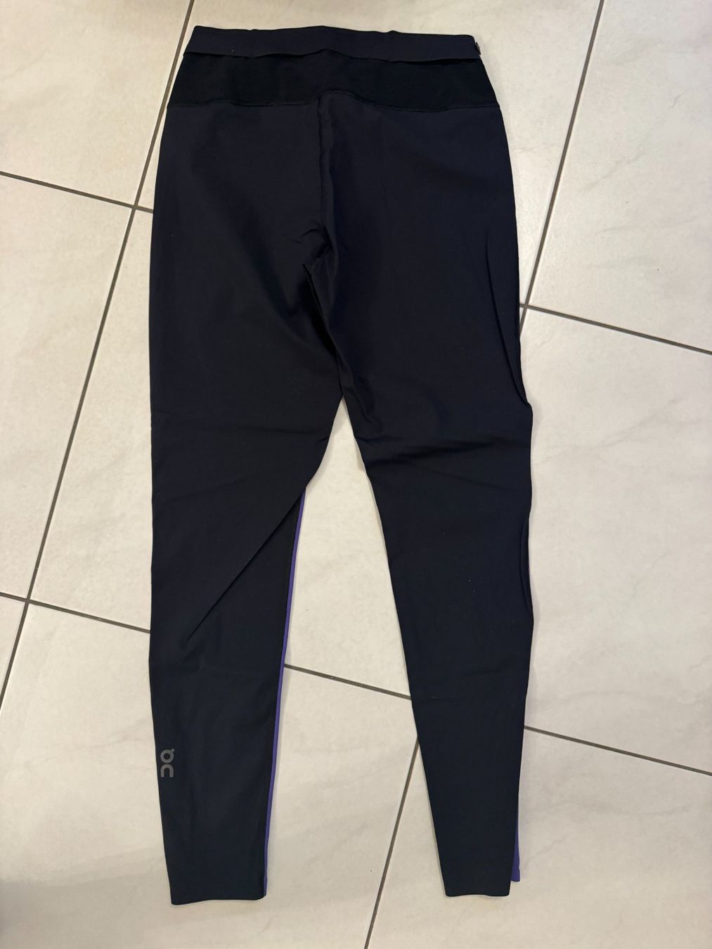 Leggings: NEU: ON RUNNING Active Tights - Gr. M - schwarz-violett – Neu (gemäss Beschreibung) aus Maienfeld von Fashion_2009 4