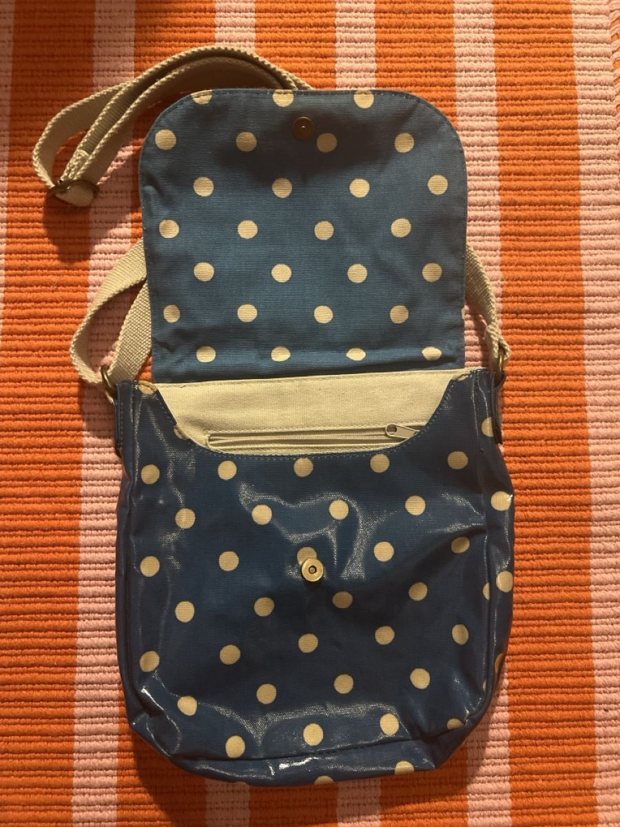 Taschen: Cath Kidston Shoulderbag (Blue with White Dots) – Gebraucht aus Münchenbuchsee von heatherskylar 1