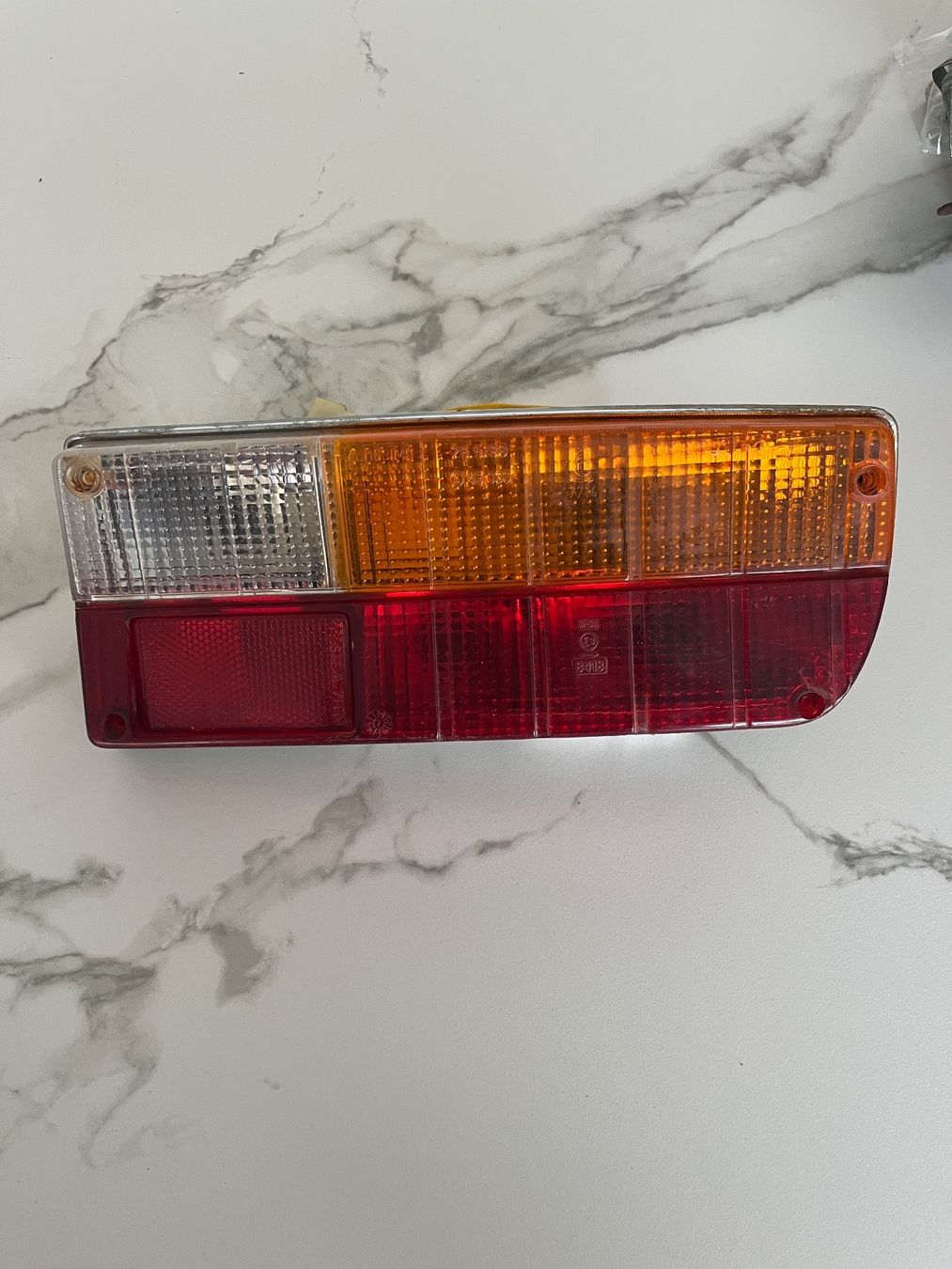 Alfa Romeo Tutti pezzi di ricambio auto: Alfa Romeo GT 2000 Heckleuchte R – Usato da lyss venduto da Loperfido21 1