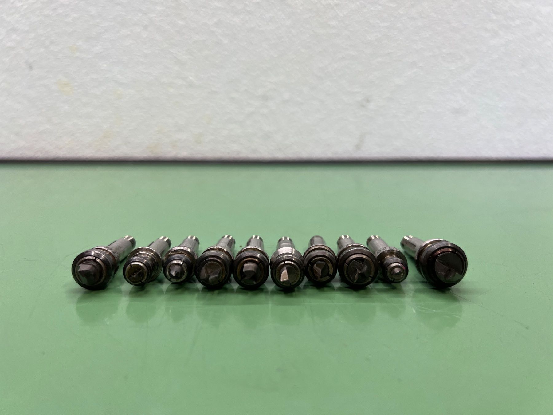 Alle Werkzeuge: Assortiment d’outils de forme en B8 – Gebraucht aus Aarberg von SNMachines 2