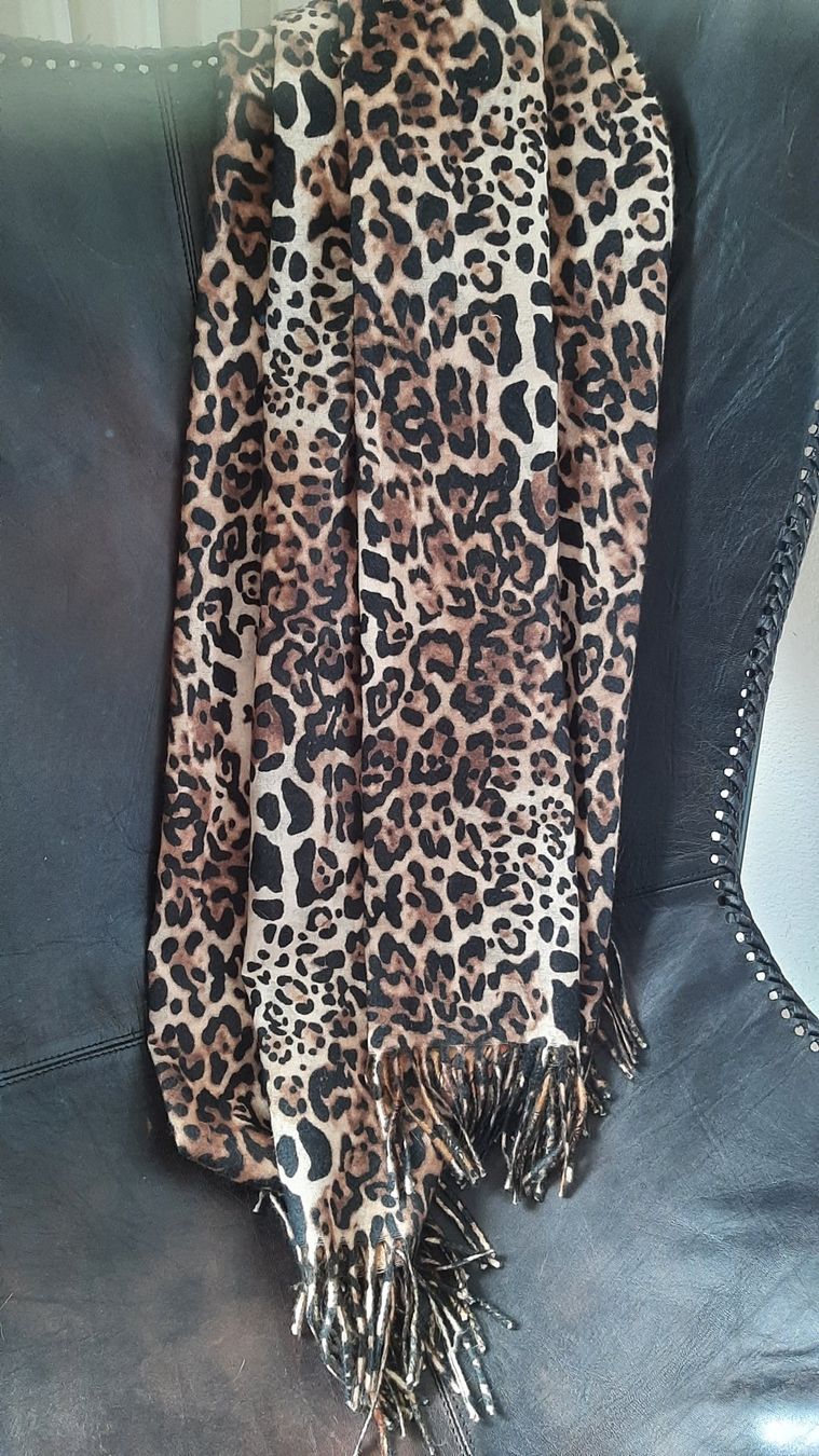 Foulard & Sciarpe: Écharpe léopard von Borno Vintage – Usato da Fribourg venduto da metalhands 3