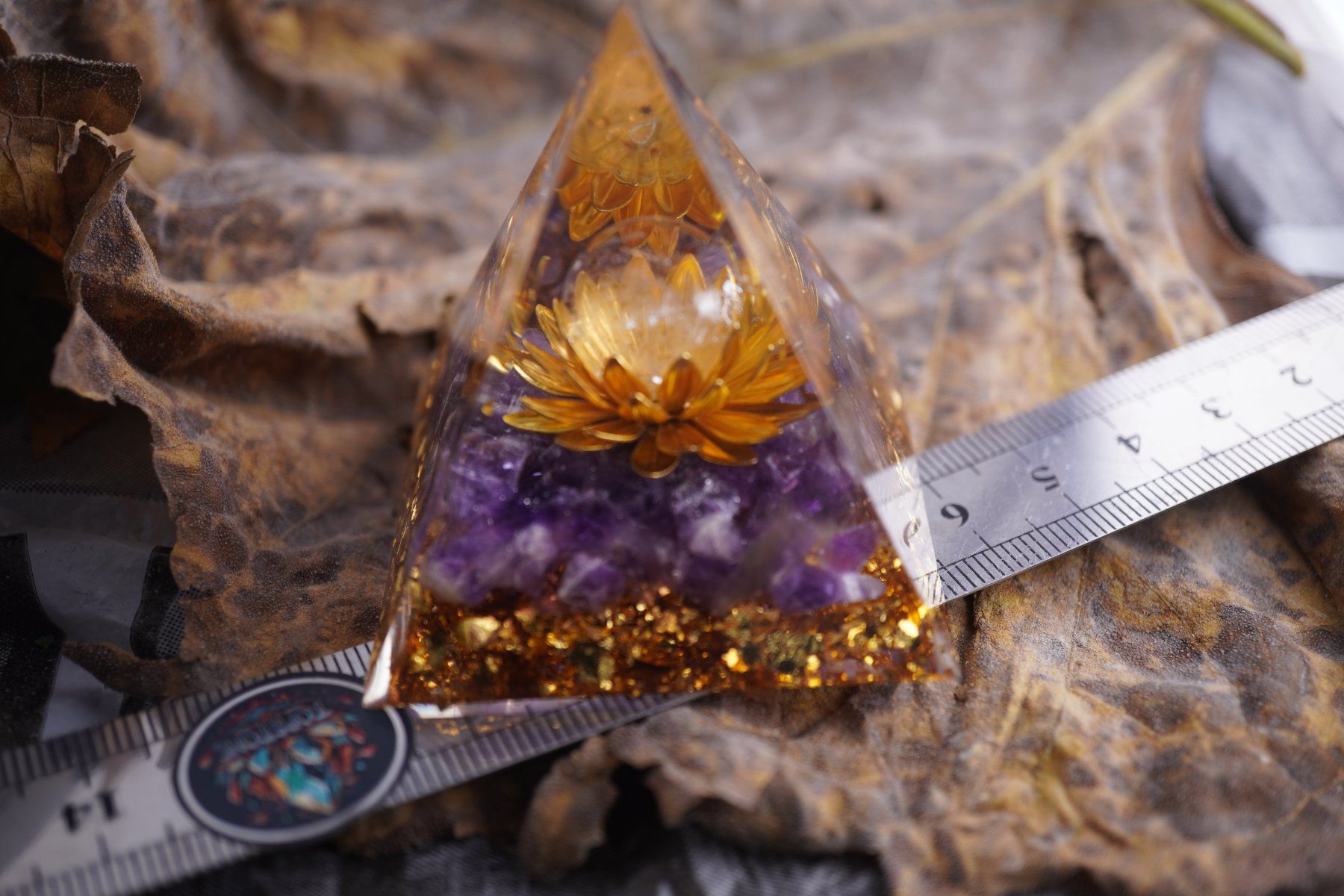 Minerali & Pietre curative: Orgonit Pyramide Amethyst   Räumung    (1) – Nuovo e nell'imballaggio originale da Eschenbach SG venduto da topstone