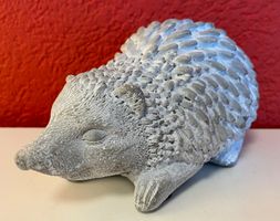 Süsser Deko-Igel für Haus und Garten, Beton.