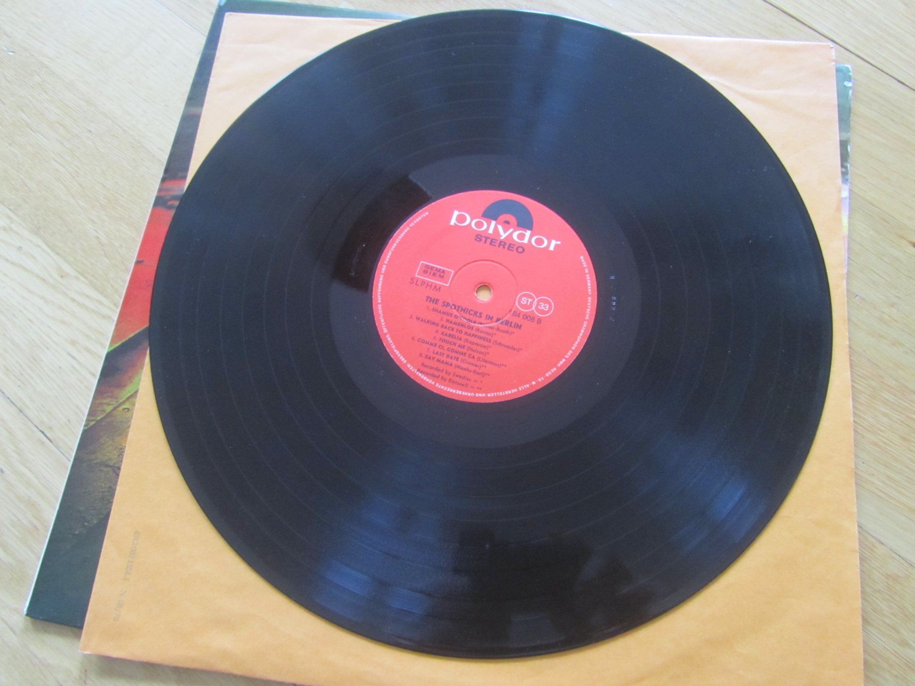 Dischi in vinile: The Spotnicks in Berlin LP Polydor Stereo – Usato da Seengen venduto da mikelele 2