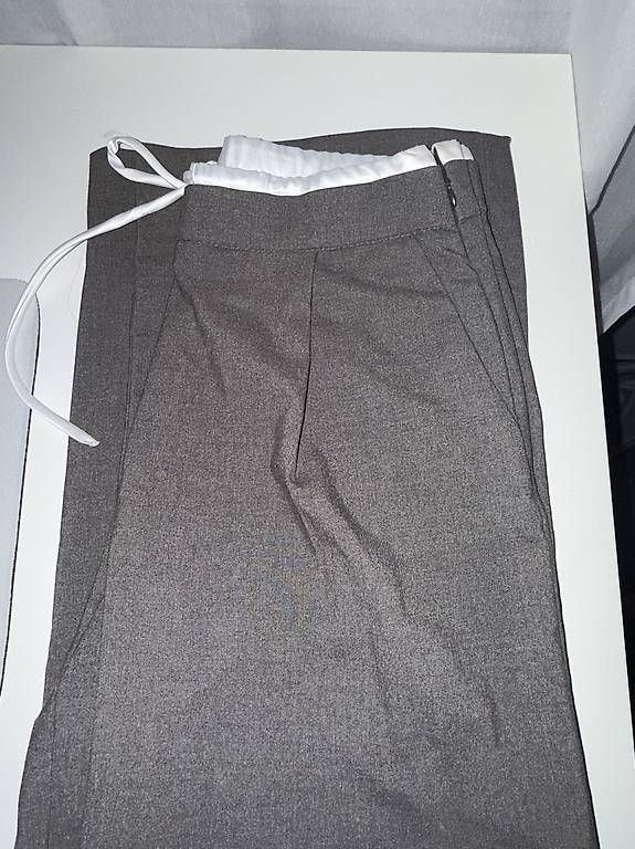 Pantaloni: Schöne braune Anzugshose - Zara – Usato da Wetzikon ZH venduto da veysel71