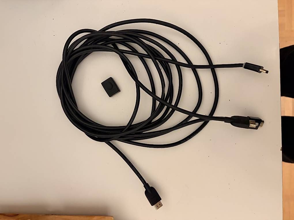 Appareils TV: TV LED Smart Tech 32" avec télécommande, 2x câbles HDMI 3m – D'occasion à Lausanne par YannGrzesiak 4