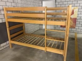 Massivholz-Etagenbett