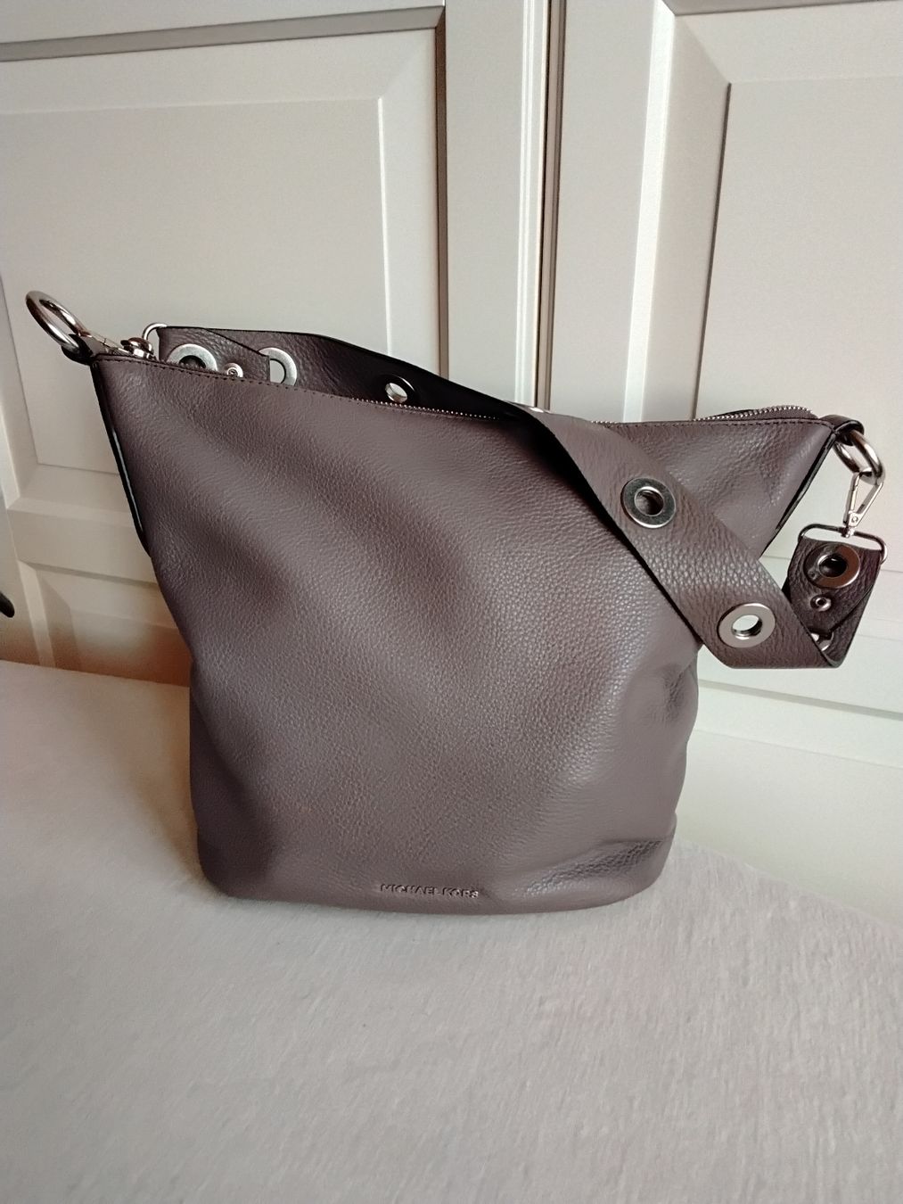 Michael Kors Taschen für Damen: M.Kors Ledertasche – Neu (gemäss Beschreibung) aus Fey von ladamedunil