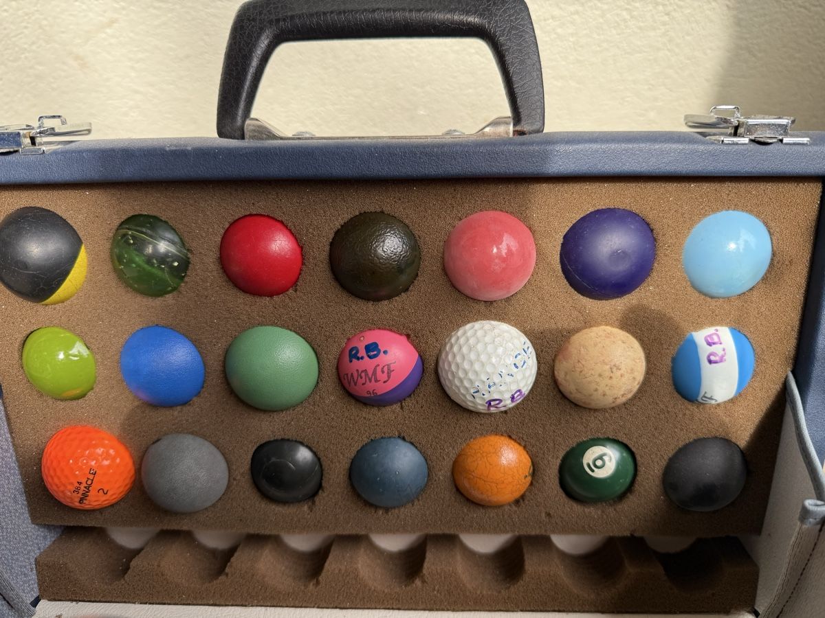 Spiele: Vintage Minigolf Koffer mit 39 Bällen  – Gebraucht aus Konolfingen von petzipetz 2