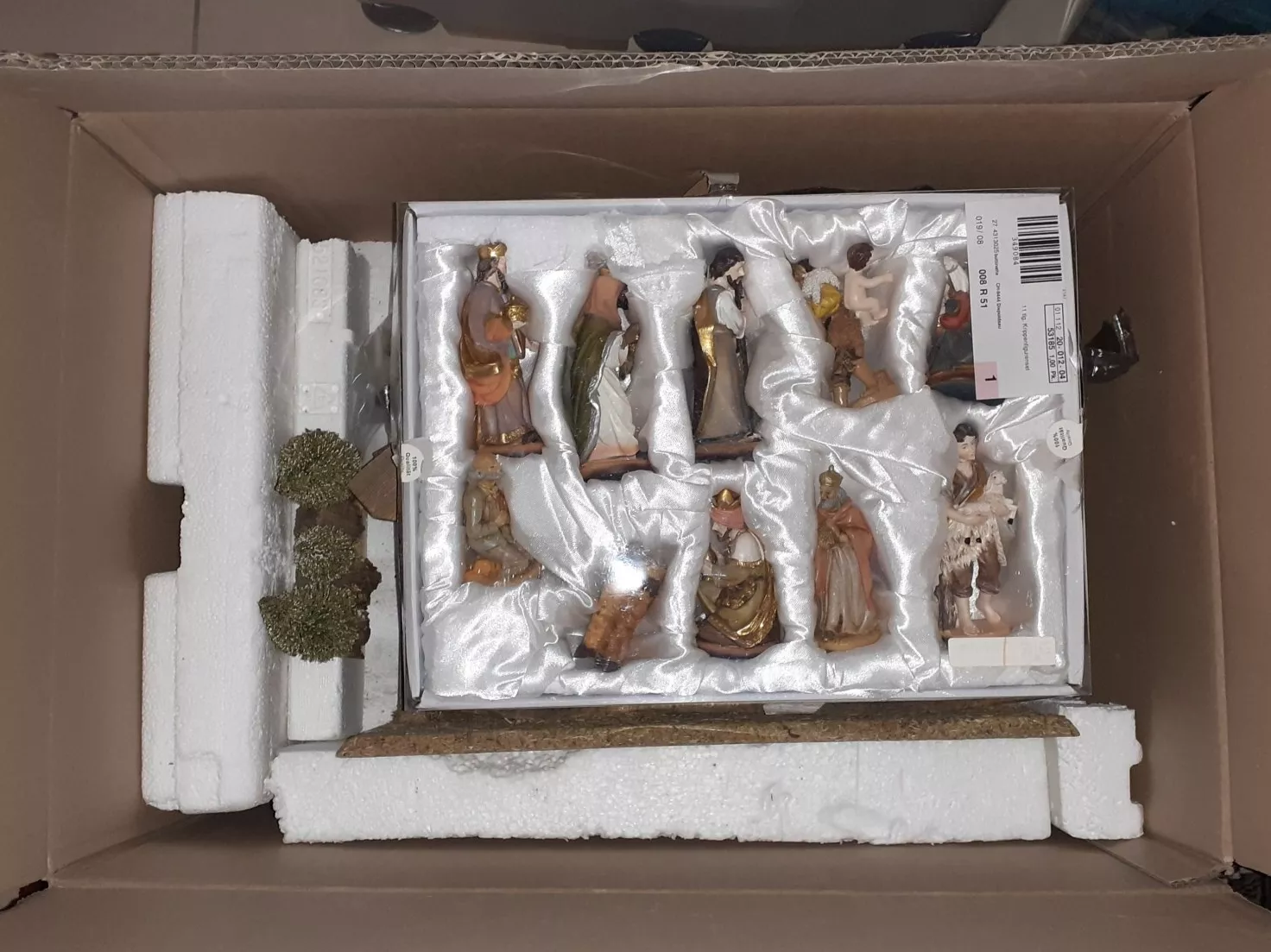 Figuren: Krippenfiguren mit Stall – Gebraucht aus Volketswil von greifensee11511 1