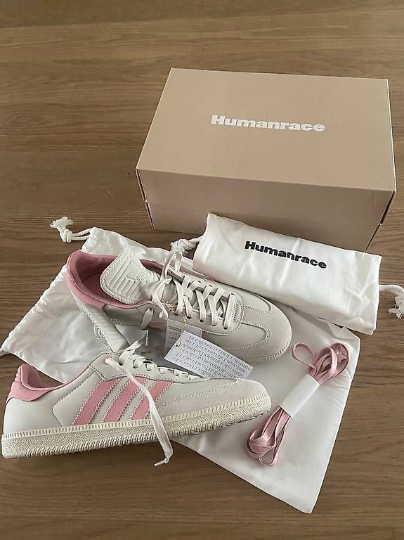 Adidas Herrenschuhe: Adidas Humanrace Samba 42 2/3 – Neu und originalverpackt aus Horgen von nasten