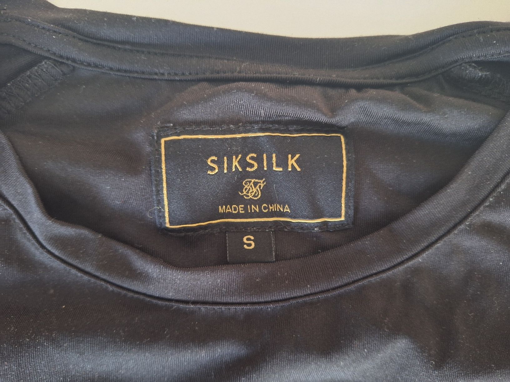 Siksilk T-shirt: T-shirt SikSilk noir, taille S – Usato da Missy venduto da Heli1565 2