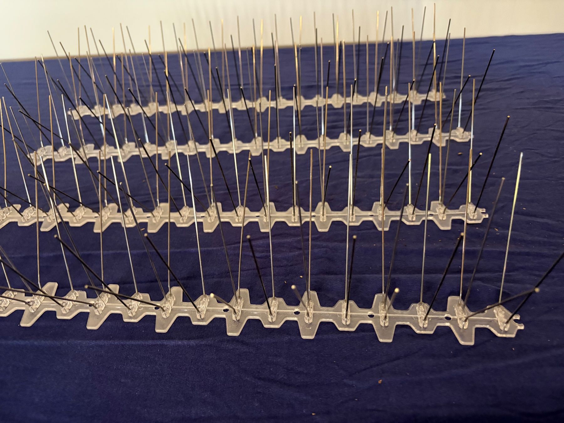 Petites maisons à oiseaux: Neue Taubenabwehr Spikes, 6m – D'occasion à winterthur par Grami1
