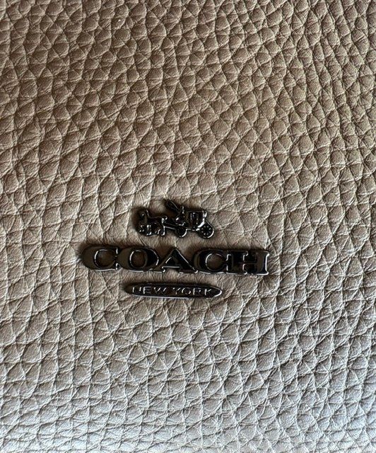 Coach Sacs femmes: Schöne Coach Tasche - Super Zustand – D'occasion à Dietikon par cora2767 9