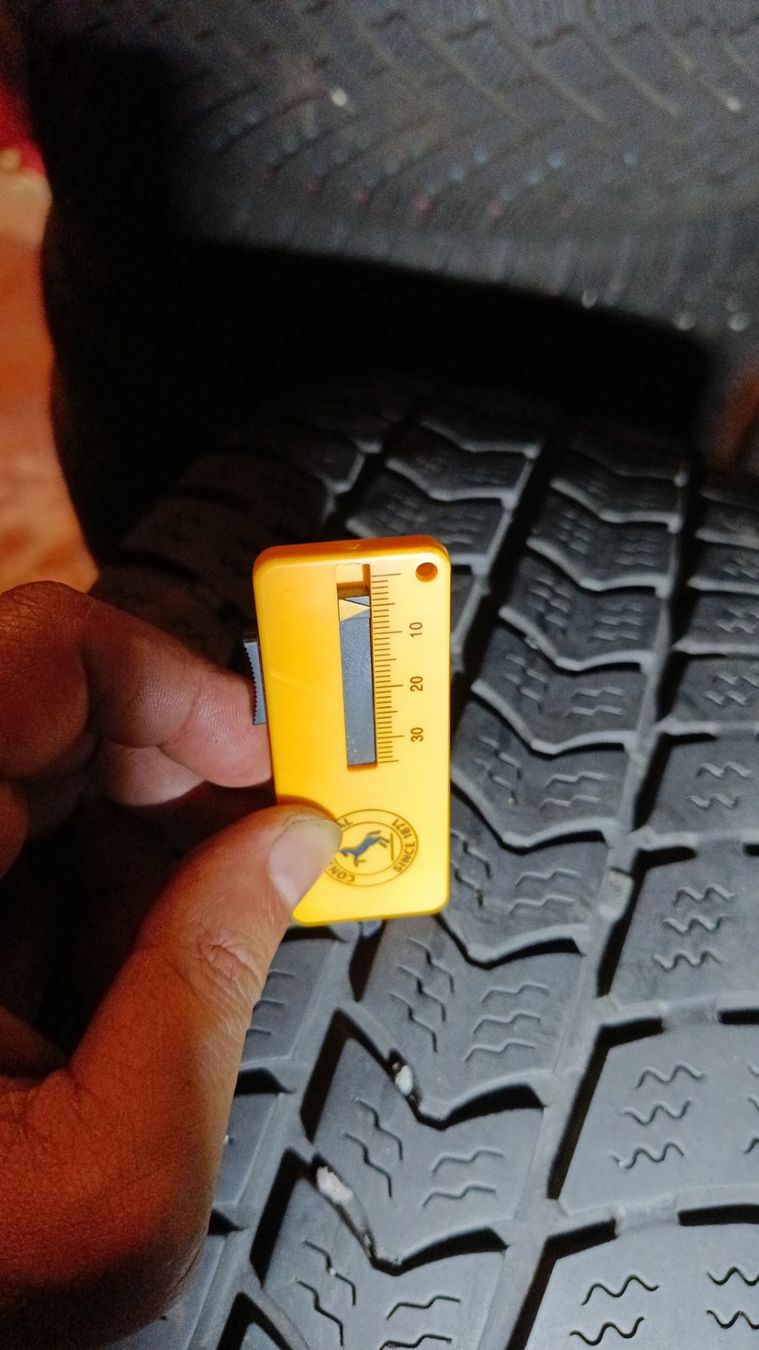 Pneumatici & Ruote complete: 2 Winterreifen Semperit 215/65 R16 C – Usato da Oensingen venduto da Mietemich24 5