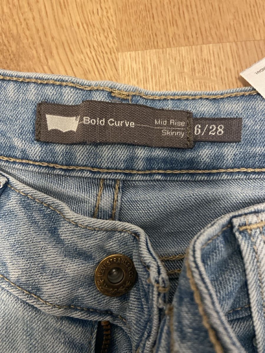 Jeans: Jeans levi’s – Usato da Lausanne venduto da lau_8vk7 3