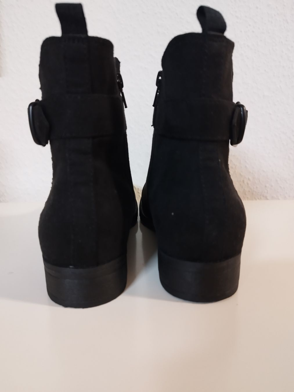 Scarpe da donna: Schwarze Stiefeletten Gr. 40 – Usato da Geroldswil venduto da TopFindsSwiss 2