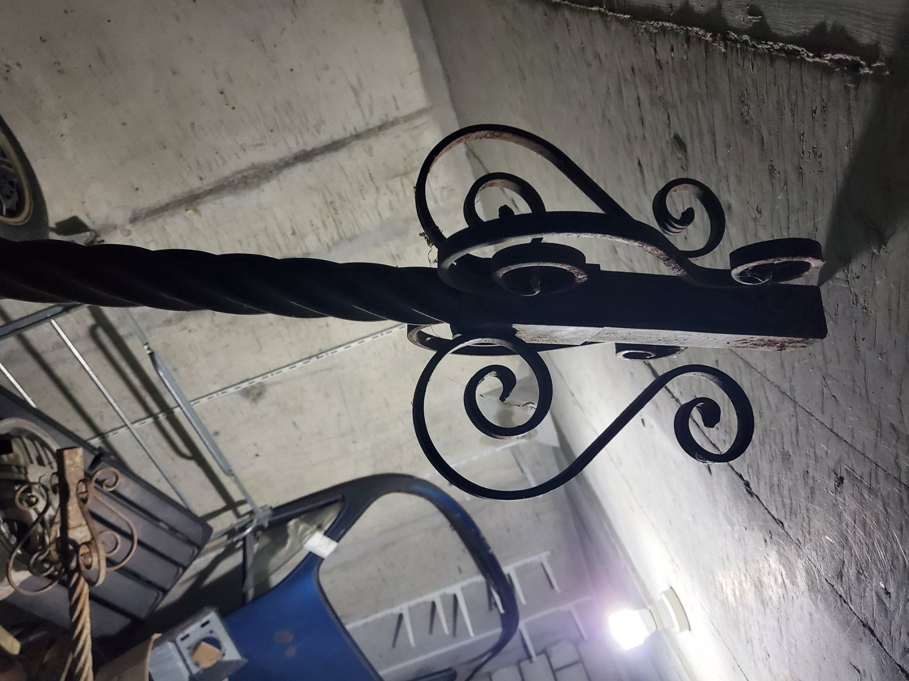 Lampen: Antike schmiedeeiserne Laternenstange, Gartenlampe, Deko,... – Gebraucht aus Balsthal von redcarpet 8