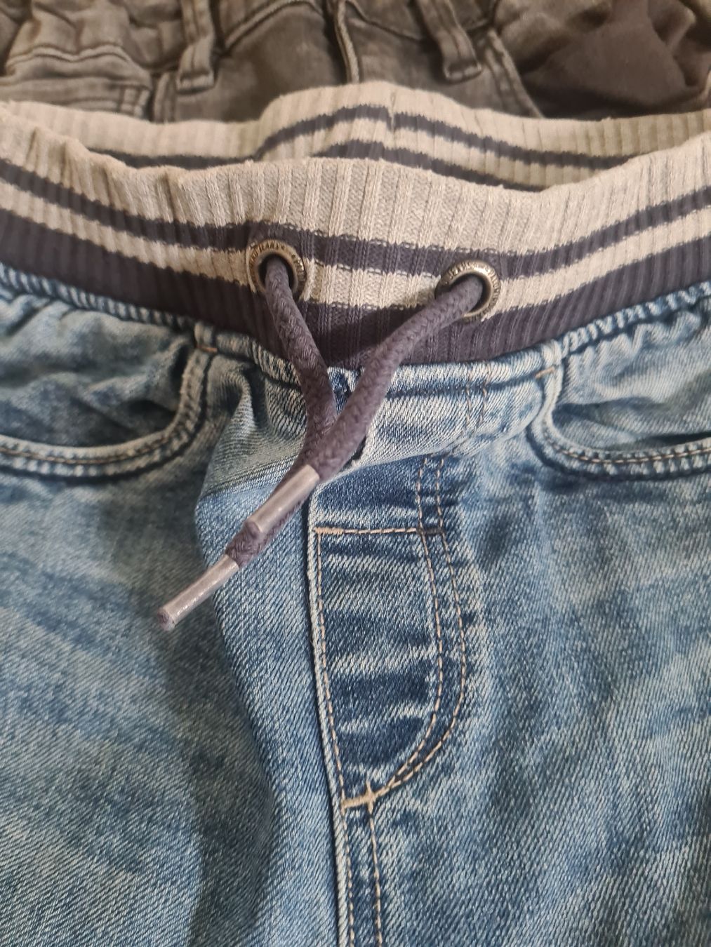 Hosen: 3 Jeans Hosen  Gr. 134 - 146 – Gebraucht aus Villmergen von Conny_86 7