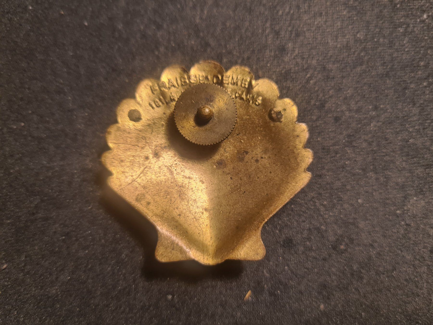 Shell Placchette & Badge: SHELL  BADGE  PRE-WAR  VINTAGE  COLLECTION – Usato da Bellevue venduto da BURGOLMANIA 1