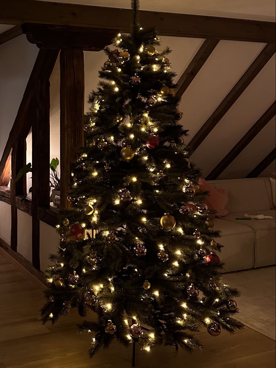 Toutes les décorations: Christmas Tree 215cm with LED lights – D'occasion à Uitikon Waldegg par sdman 1