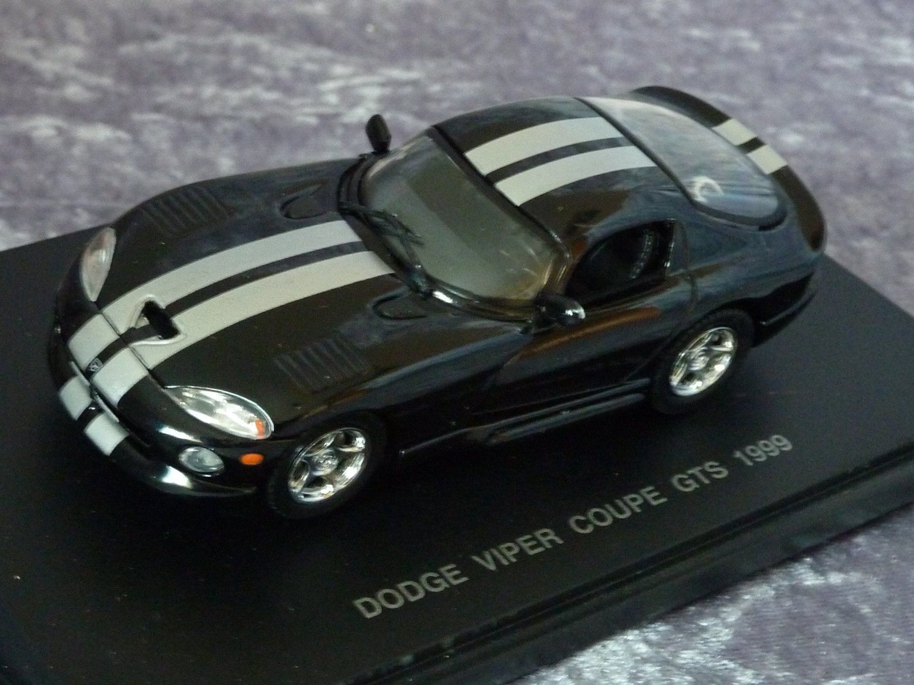 Dodge Modellini d'auto: Dodge Viper GTS 1999 Black 1:43 – Nuovo e nell'imballaggio originale da Dürrenäsch venduto da modellautos4you