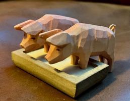 Junge Schweine mit Trog, Huggler Brienz Holz