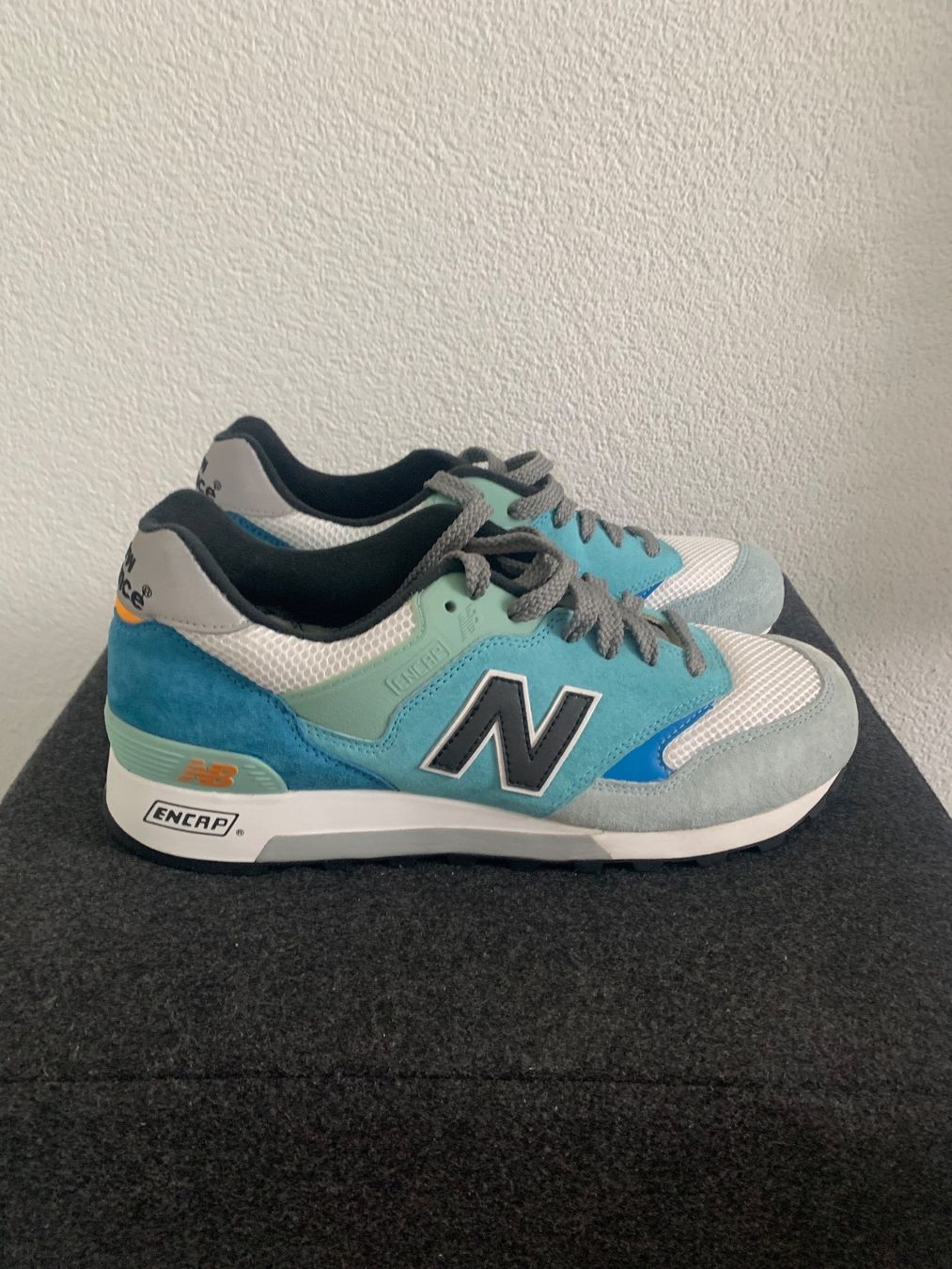 NEW BALANCE 577 x HAL Highs And Lows Day CM577DA Kaufen auf Ricardo