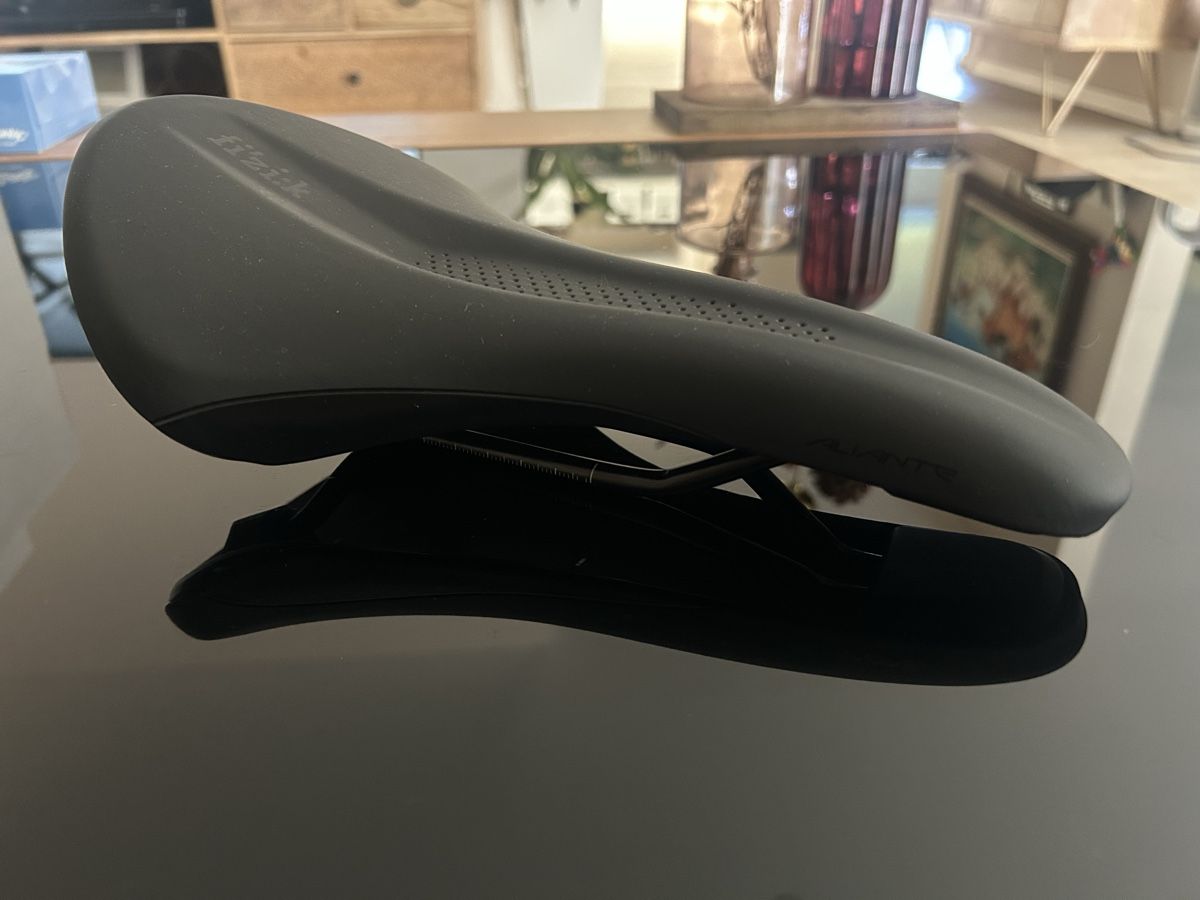 Fizik Pezzi di ricambio: fizik Aliante R5 NEU – Nuovo (secondo la descrizione) da Möhlin venduto da Luckyluke187