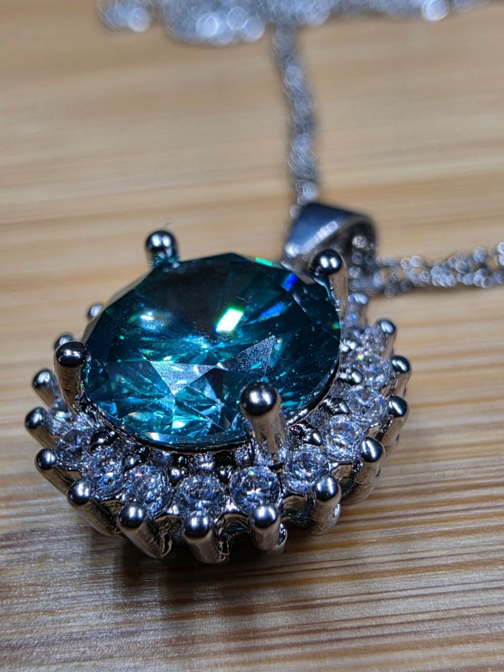 Ketten: Collier argent avec zircons – Neu und originalverpackt aus Reconvilier von MARCLAT 8
