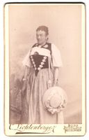 Fotografie C. Lichtenberger, Bern, Frau 