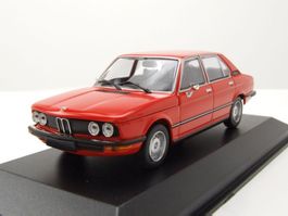 BMW 5er E12 Phase I 1972-1976 rot      1:43 von MaXichamps /