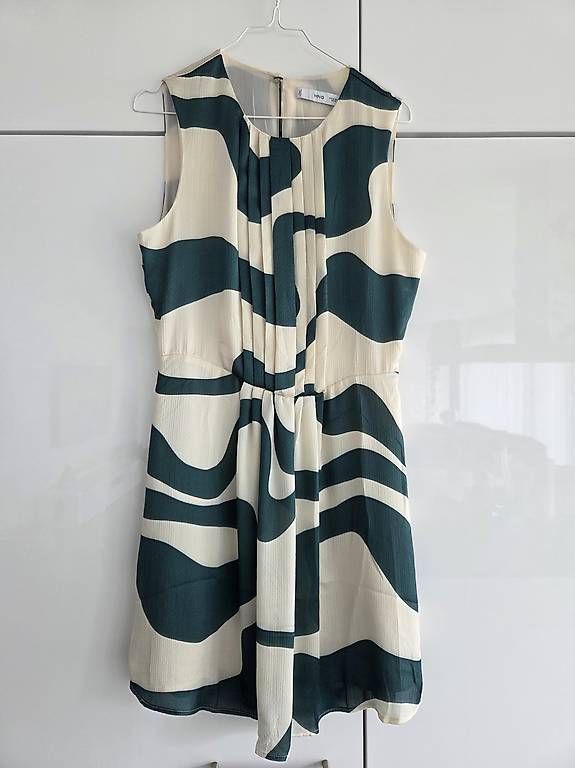 Mango Vestiti: Grün weiss gemustertes Mango Kleid – Usato da Rüfenacht BE venduto da Biancaro