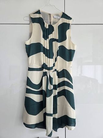 Grün weiss gemustertes Mango Kleid