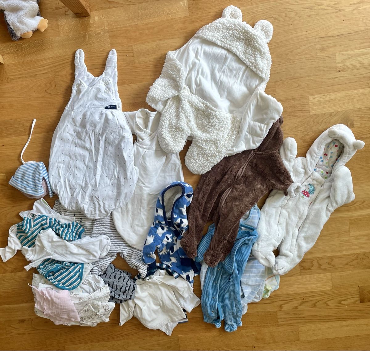 Lotti & Set di vestiti: Neugeborenen Paket – Usato da Zürich venduto da johanna_ma2911