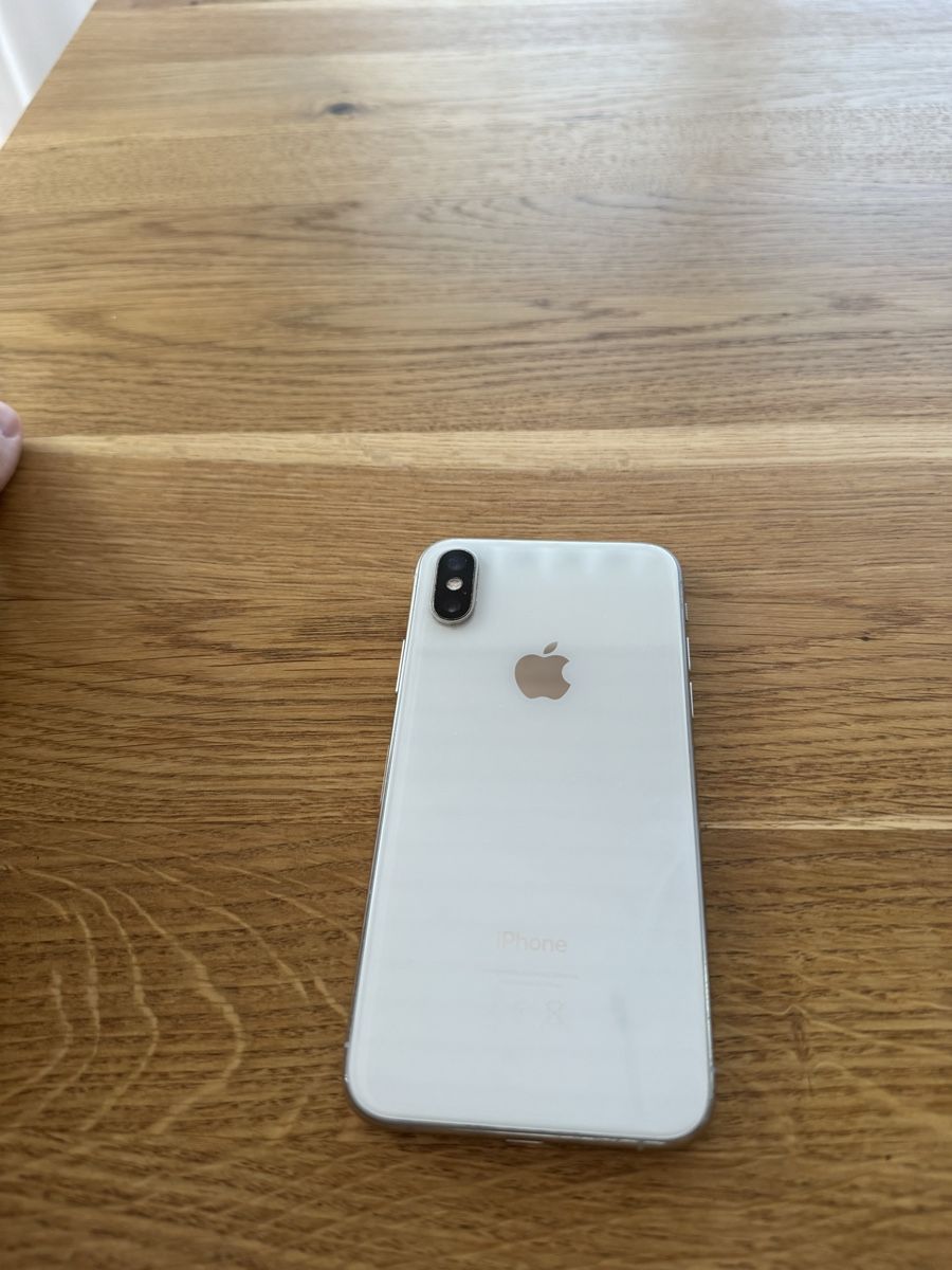 Apple Telefoni cellulari / Smartphones: iPhone X 256GB weiss – Usato da Luzern venduto da Clyde28 3