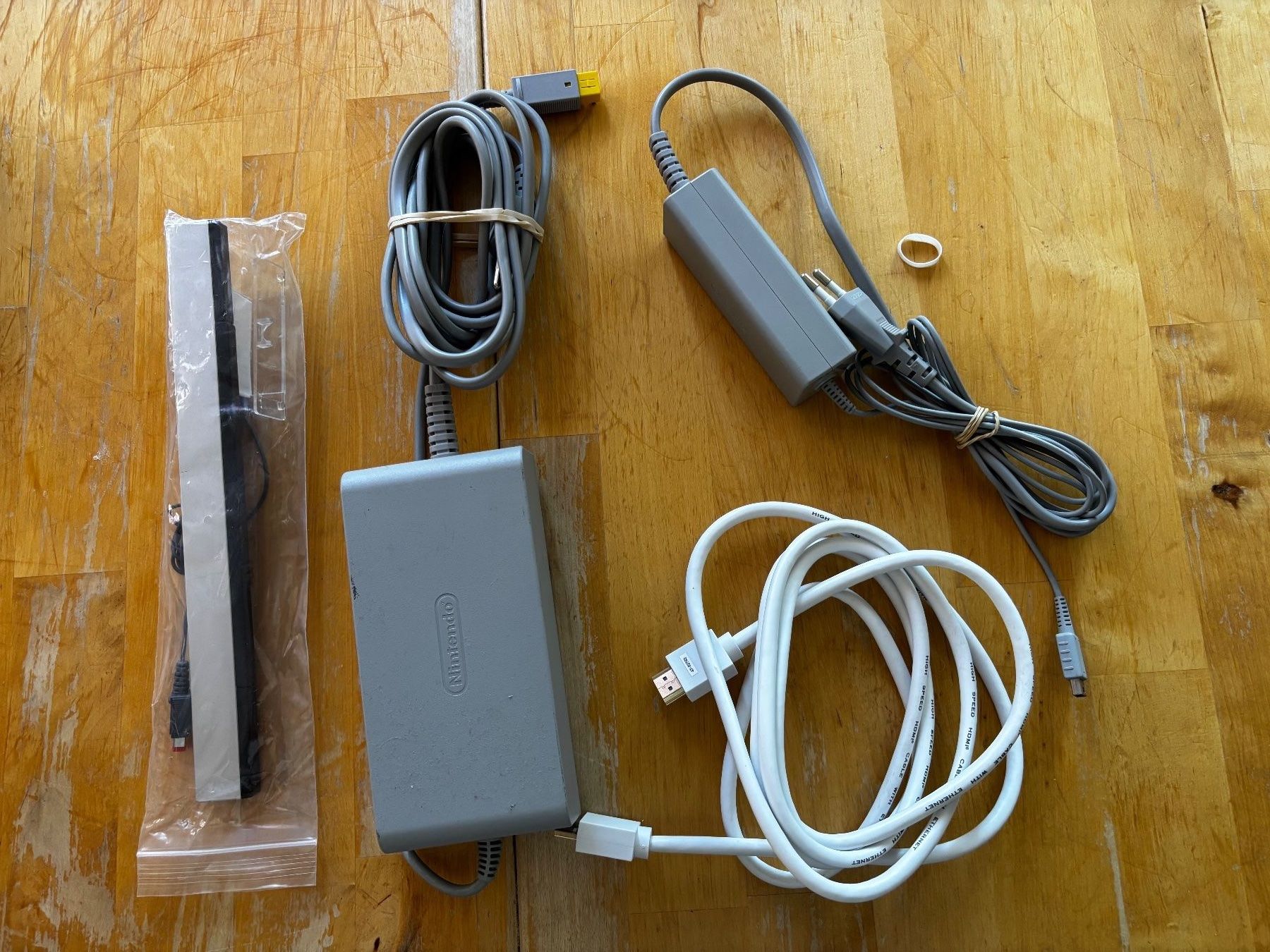 Nintendo Console: WiiU Konsole mit 1 Game – Usato da Frenkendorf venduto da Fionchen 2